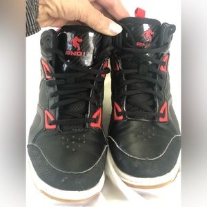 AND1 Boy’s court shoes, size 6. Great for summer ball!